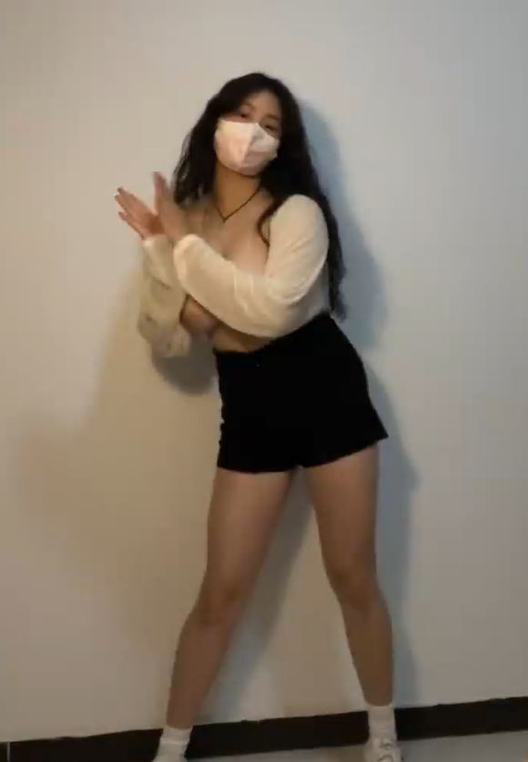 Nonton Film Goyang TikTok Nenen Gondal-gandul Terbaru
